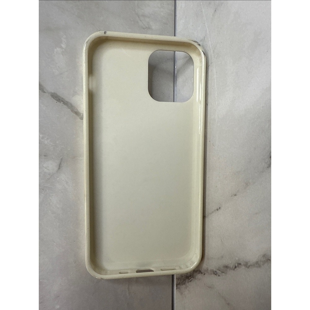 Casely Palermo Dippin Daisy's Case- iPhone 15 - Picture 2 of 4